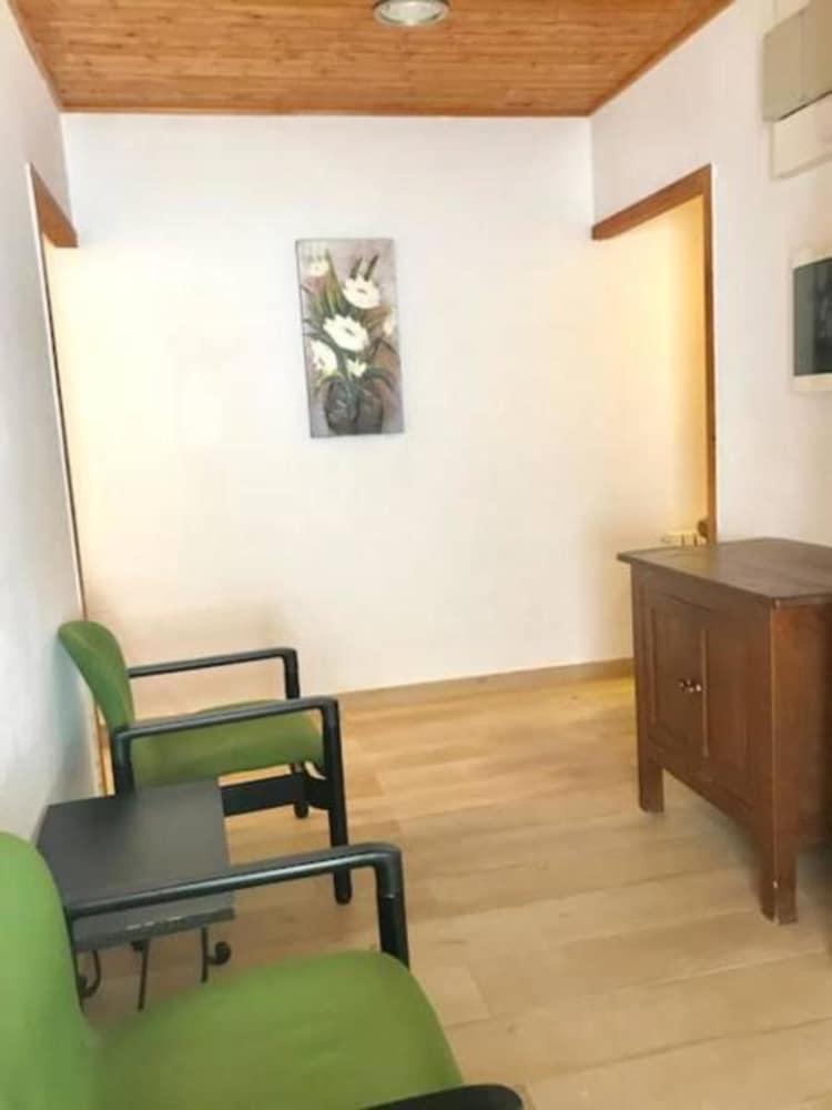 Hostal Casa Torrent Canet De Mar Bagian luar foto