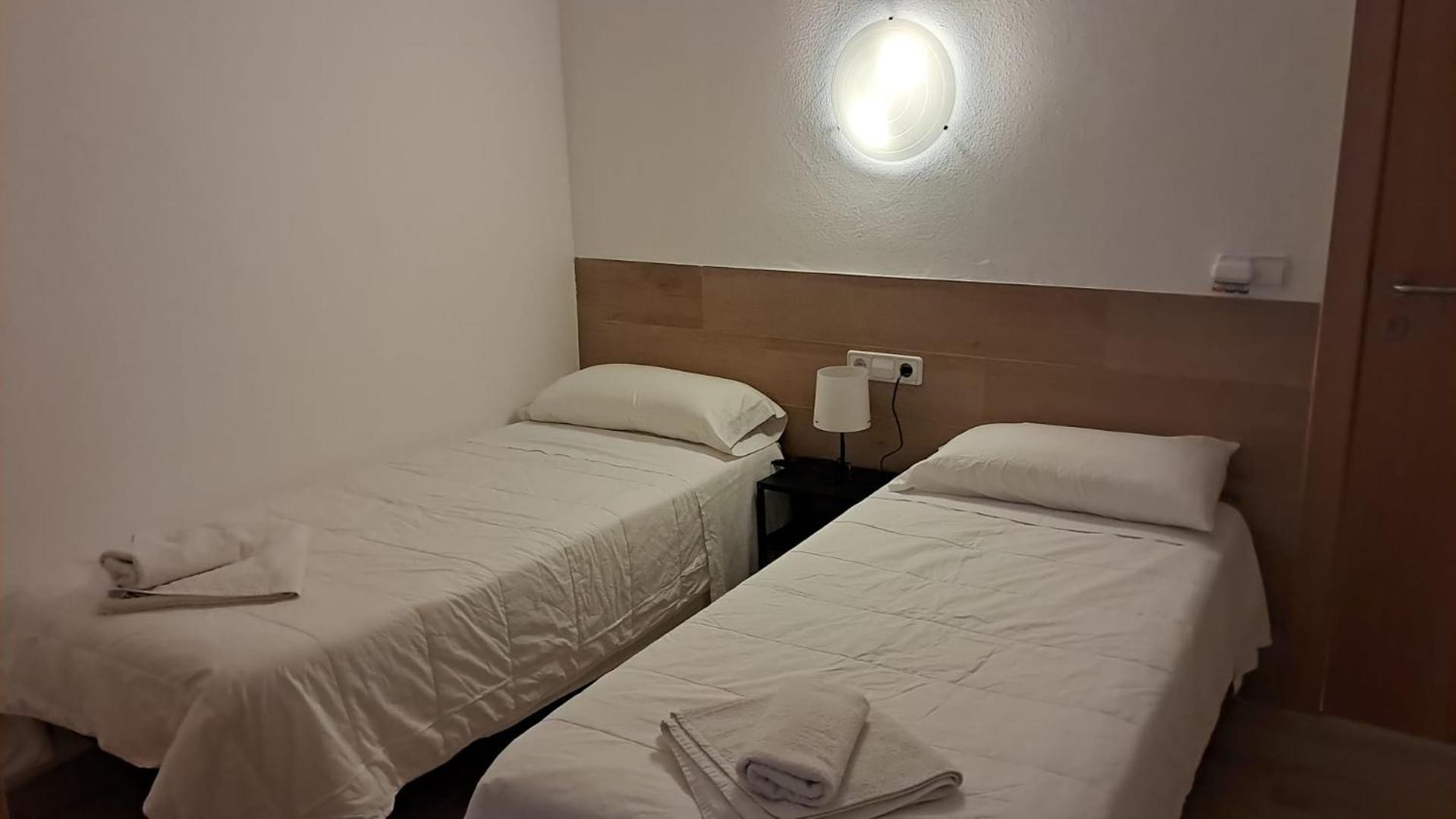 Hostal Casa Torrent Canet De Mar Bagian luar foto
